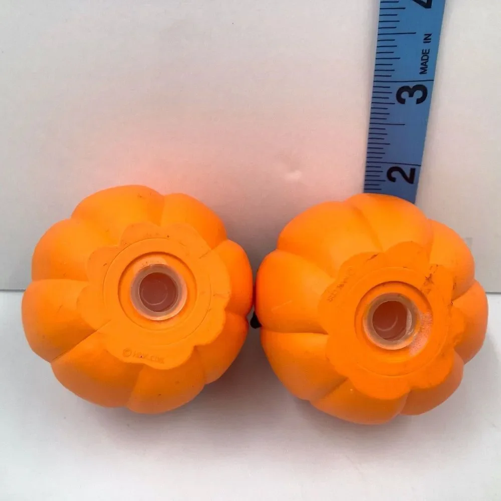 Hallmark Pumpkin Salt and Pepper Shakers Thanksgiving Plastic Gift Harvest Decor
